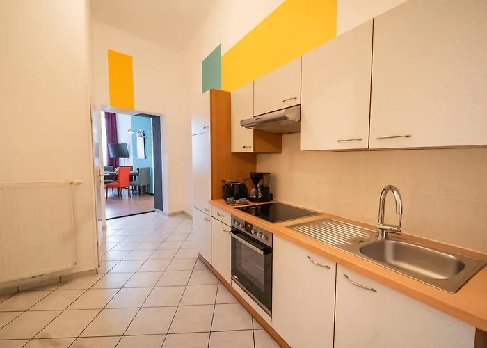 Stylish Near U4 Metro & Naschmarkt Apartment Vienna